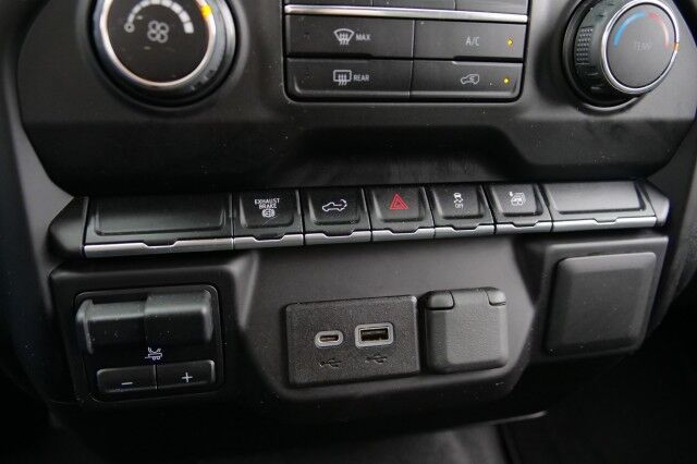 2022 Chevrolet Silverado 2500HD Custom 4X4 / Duramax V8 Diesel / Value Package! High Point NC