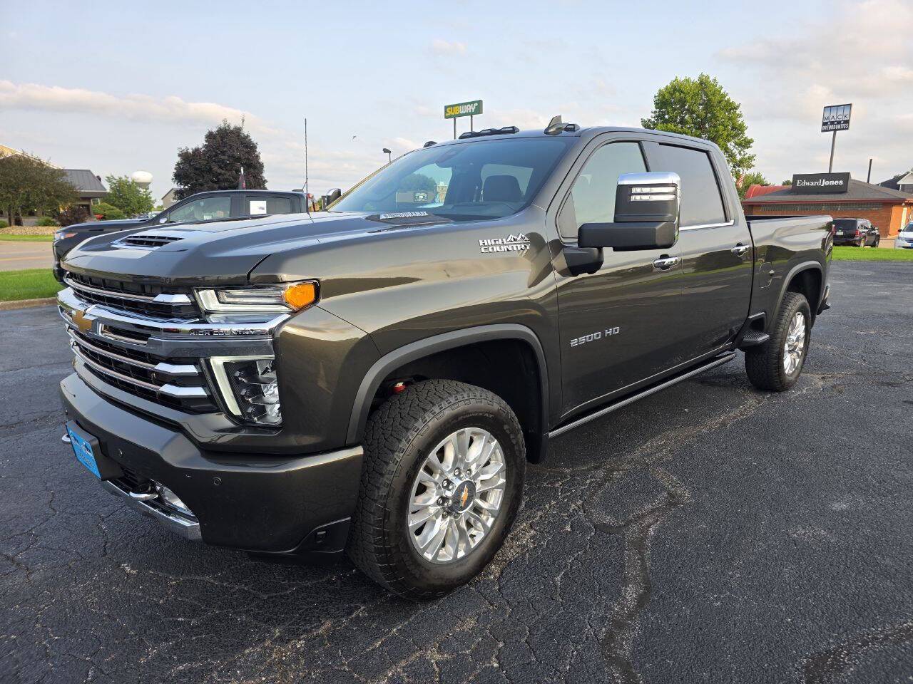 2022 Chevrolet Silverado 2500HD High Country 4x4 4dr Crew Cab SB Eldridge IA