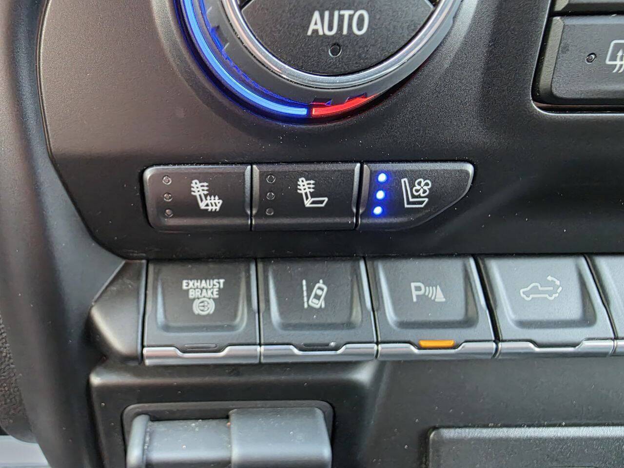 2022 Chevrolet Silverado 2500HD High Country 4x4 4dr Crew Cab SB Eldridge IA