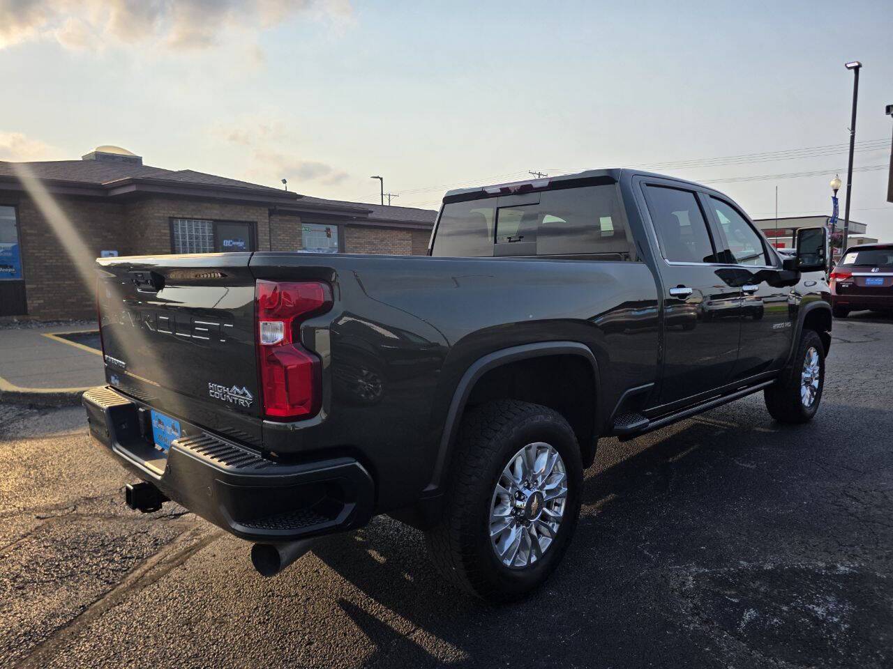 2022 Chevrolet Silverado 2500HD High Country 4x4 4dr Crew Cab SB Eldridge IA