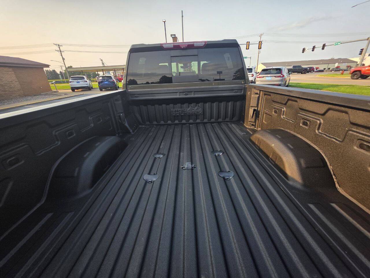 2022 Chevrolet Silverado 2500HD High Country 4x4 4dr Crew Cab SB Eldridge IA