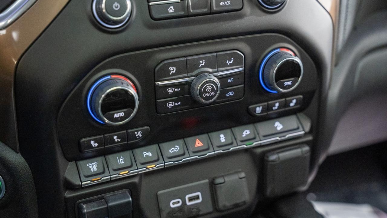 2022 Chevrolet Silverado 2500HD High Country w/ Z71, Tech, & Pwr Sunroof Franklin TN