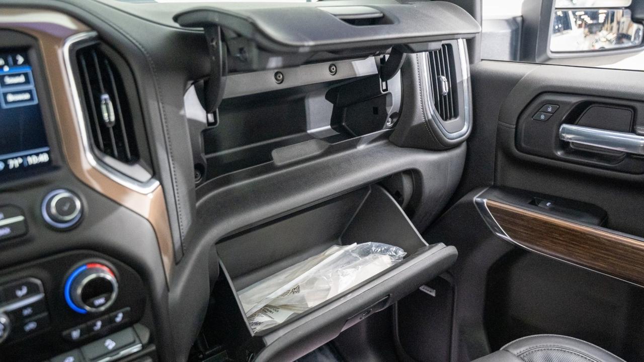 2022 Chevrolet Silverado 2500HD High Country w/ Z71, Tech, & Pwr Sunroof Franklin TN