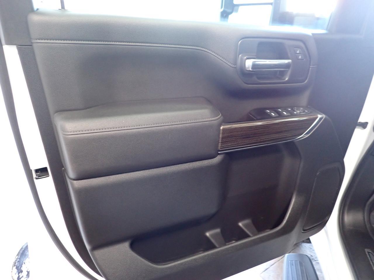 2022 Chevrolet Silverado 2500HD LT CREW CAB 4WD *DIESEL* Listowel ON
