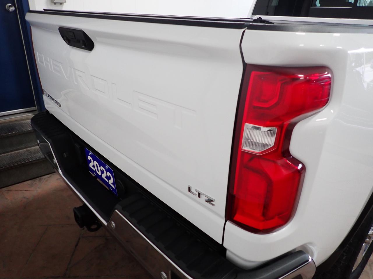 2022 Chevrolet Silverado 2500HD LTZ 4WD CREW CAB 6.4 BOX *DIESEL* LEATHER SUNROOF Listowel ON