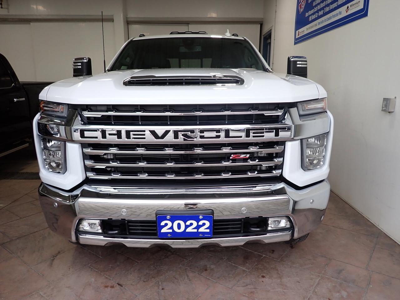 2022 Chevrolet Silverado 2500HD LTZ 4WD CREW CAB 6.4 BOX *DIESEL* LEATHER SUNROOF Listowel ON