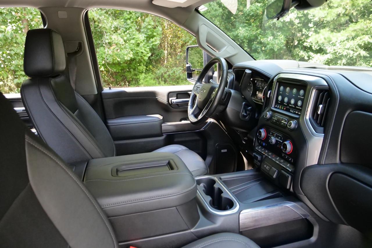 2022 Chevrolet Silverado 2500HD LTZ 4X4 / UPGRADES / Plus Package / Diesel! High Point NC