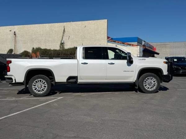 2022 Chevrolet Silverado 3500HD 4WD Crew Cab Long Bed High Country