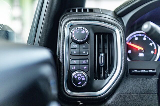 2022 Chevrolet Silverado 3500HD 4x4 Crew Cab High Country Diesel Leather Roof Nav Red Deer AB