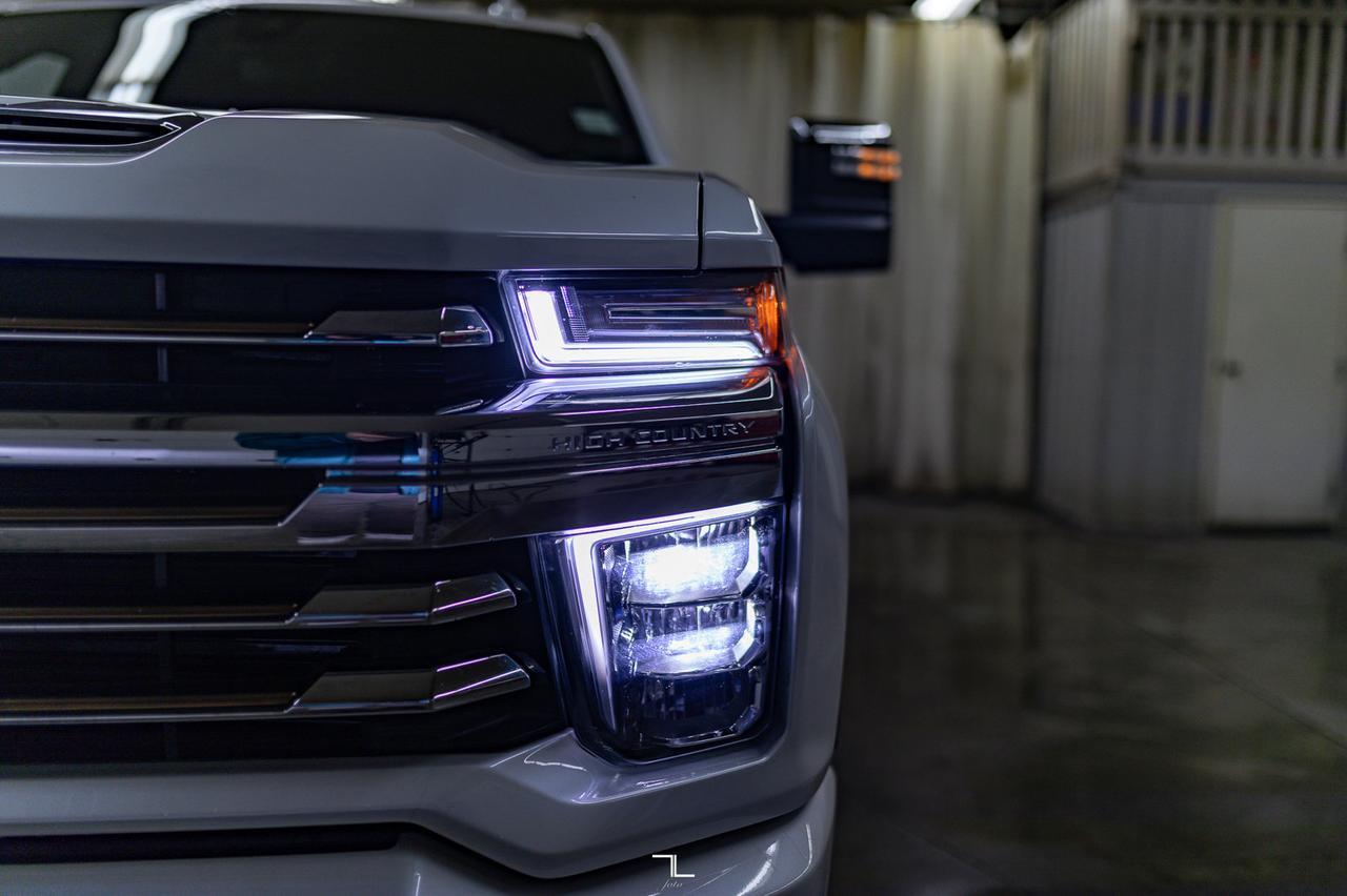 2022 Chevrolet Silverado 3500HD 4x4 Crew Cab High Country Diesel Leather Roof Nav Red Deer AB