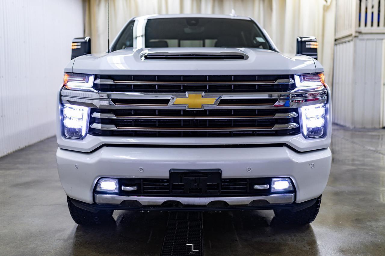 2022 Chevrolet Silverado 3500HD 4x4 Crew Cab High Country Diesel Leather Roof Nav Red Deer AB