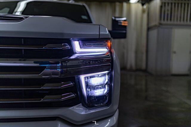 2022 Chevrolet Silverado 3500HD 4x4 Crew Cab High Country Diesel Leather Roof Nav Red Deer AB