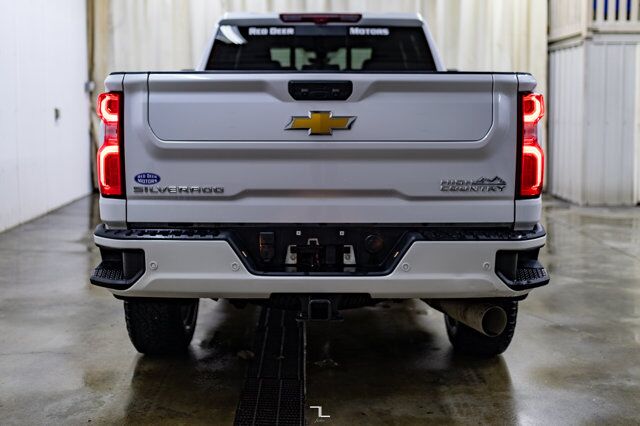 2022 Chevrolet Silverado 3500HD 4x4 Crew Cab High Country Diesel Leather Roof Nav Red Deer AB