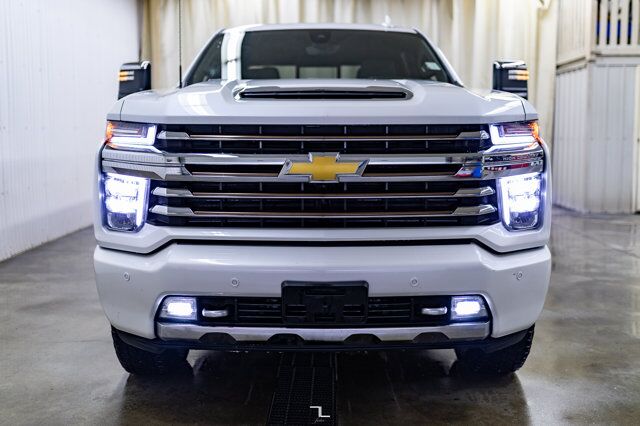 2022 Chevrolet Silverado 3500HD 4x4 Crew Cab High Country Diesel Leather Roof Nav Red Deer AB