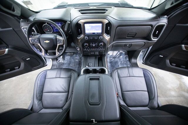 2022 Chevrolet Silverado 3500HD 4x4 Crew Cab High Country Diesel Leather Roof Nav Red Deer AB