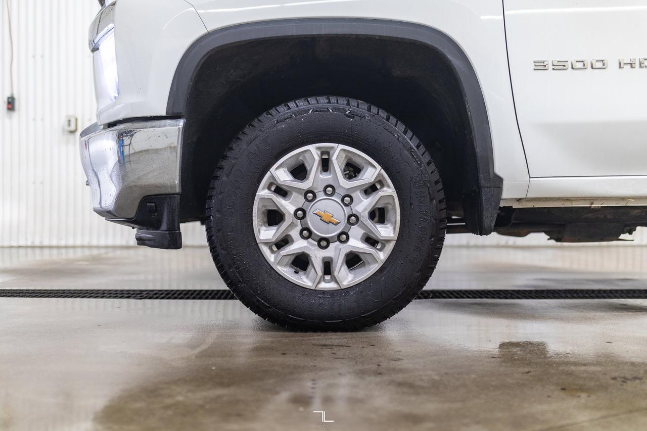 2022 Chevrolet Silverado 3500HD 4x4 Crew Cab LTZ Deck Leather BCam Red Deer AB