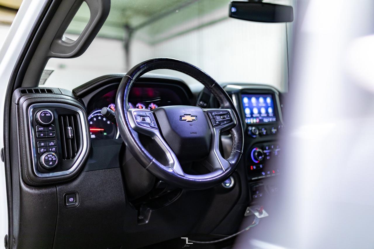 2022 Chevrolet Silverado 3500HD 4x4 Crew Cab LTZ Deck Leather BCam Red Deer AB