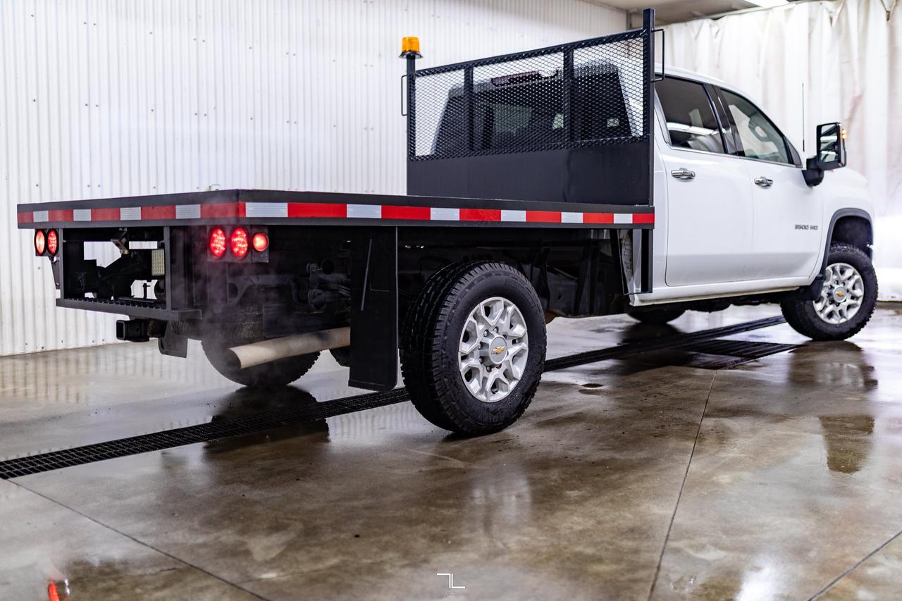 2022 Chevrolet Silverado 3500HD 4x4 Crew Cab LTZ Deck Leather BCam Red Deer AB
