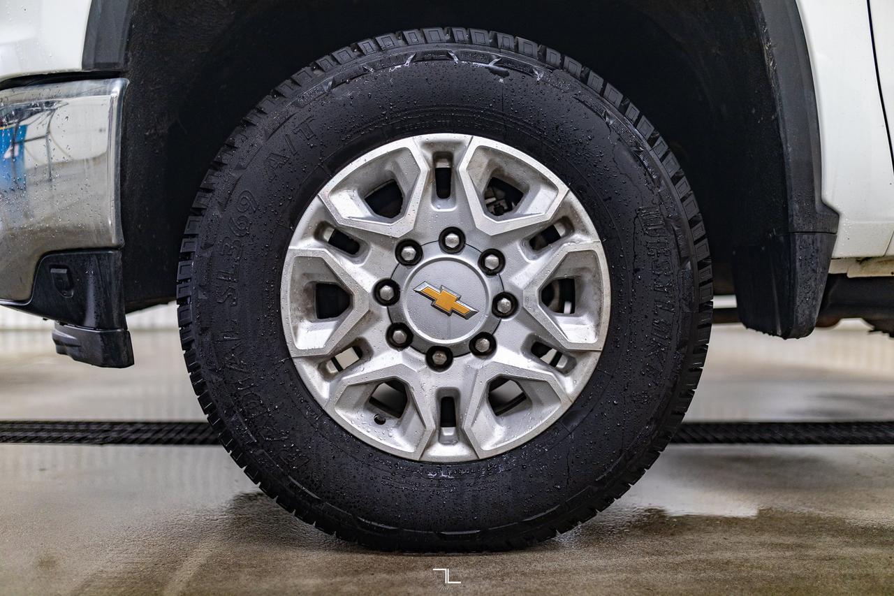 2022 Chevrolet Silverado 3500HD 4x4 Crew Cab LTZ Deck Leather BCam Red Deer AB
