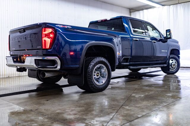 2022 Chevrolet Silverado 3500HD 4x4 Crew Cab LTZ Dually Diesel Leather Red Deer AB