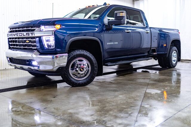 2022 Chevrolet Silverado 3500HD 4x4 Crew Cab LTZ Dually Diesel Leather Red Deer AB