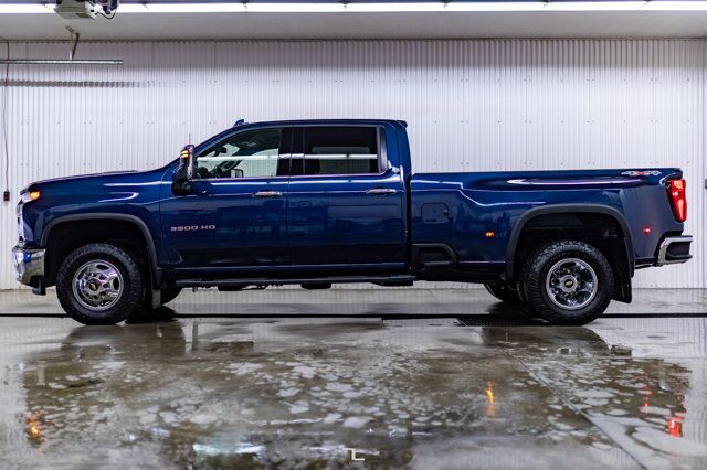 2022 Chevrolet Silverado 3500HD 4x4 Crew Cab LTZ Dually Diesel Leather Red Deer AB