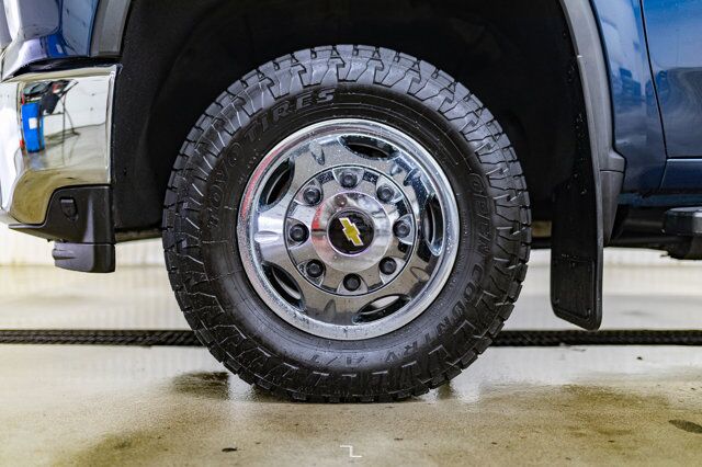 2022 Chevrolet Silverado 3500HD 4x4 Crew Cab LTZ Dually Diesel Leather Red Deer AB