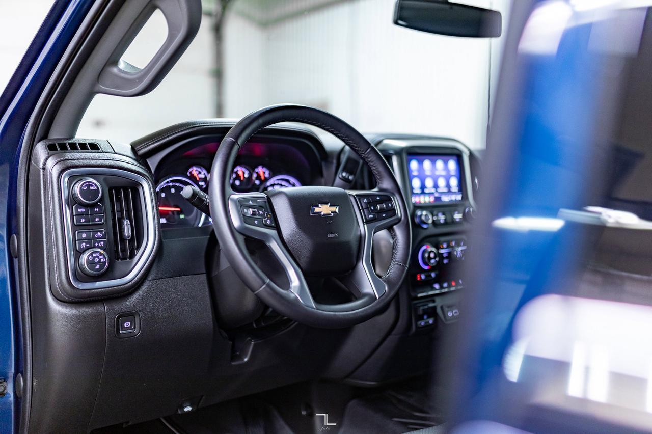 2022 Chevrolet Silverado 3500HD 4x4 Crew Cab LTZ Dually Diesel Leather Red Deer AB