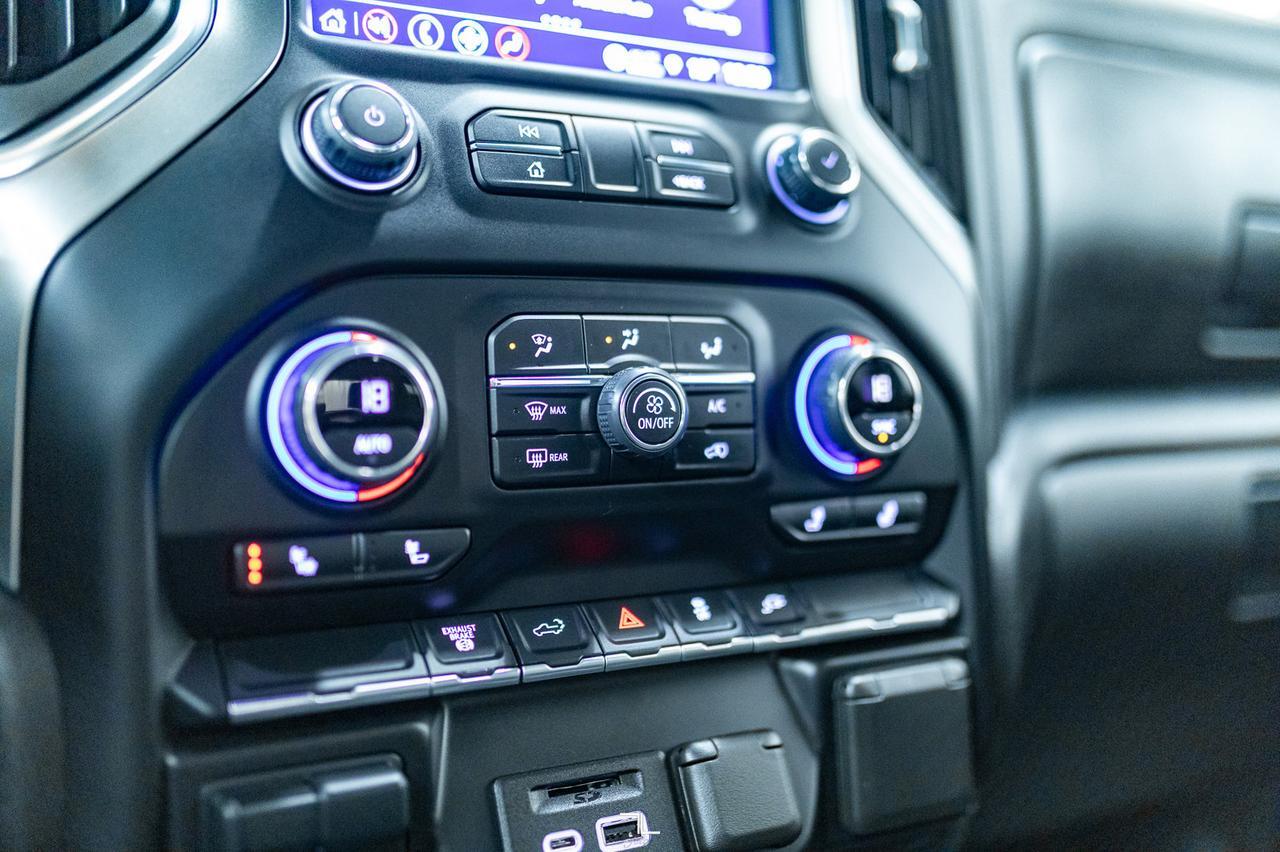 2022 Chevrolet Silverado 3500HD 4x4 Crew Cab LTZ Dually Diesel Leather Red Deer AB