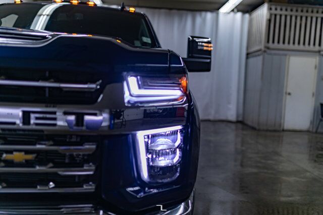 2022 Chevrolet Silverado 3500HD 4x4 Crew Cab LTZ Dually Diesel Leather Red Deer AB