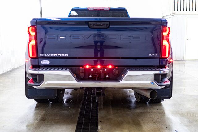 2022 Chevrolet Silverado 3500HD 4x4 Crew Cab LTZ Dually Diesel Leather Red Deer AB