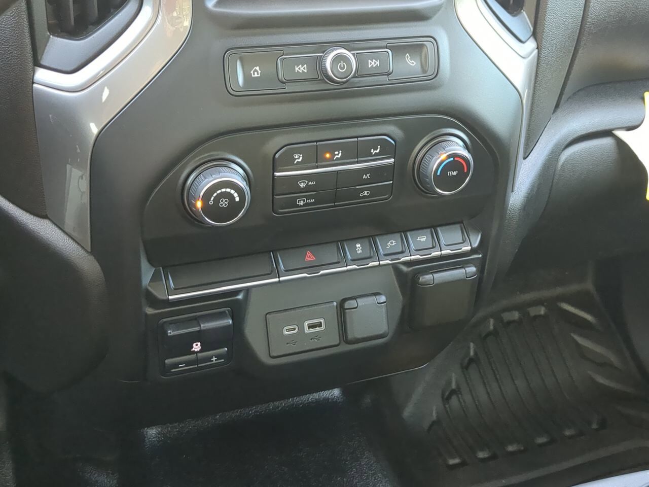 2022 Chevrolet Silverado 3500HD CC Service Body Winder GA