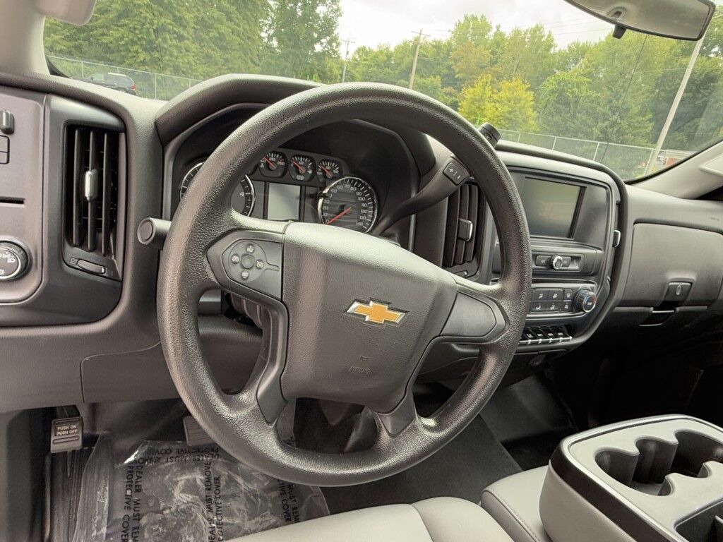 2022 Chevrolet Silverado 5500 MD Service Body Duramax Diesel Maumee OH