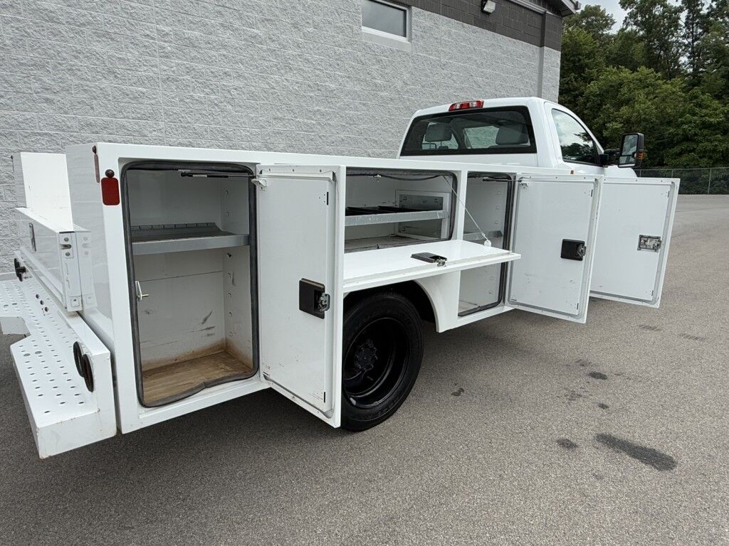 2022 Chevrolet Silverado 5500 MD Service Body Duramax Diesel Maumee OH
