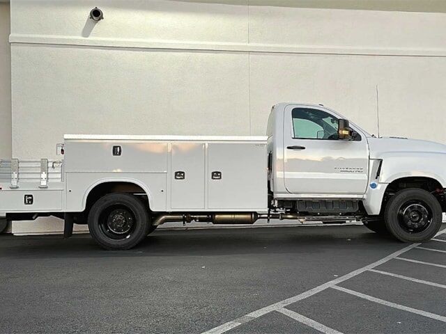 2022 Chevrolet Silverado 6500HD 1WT
