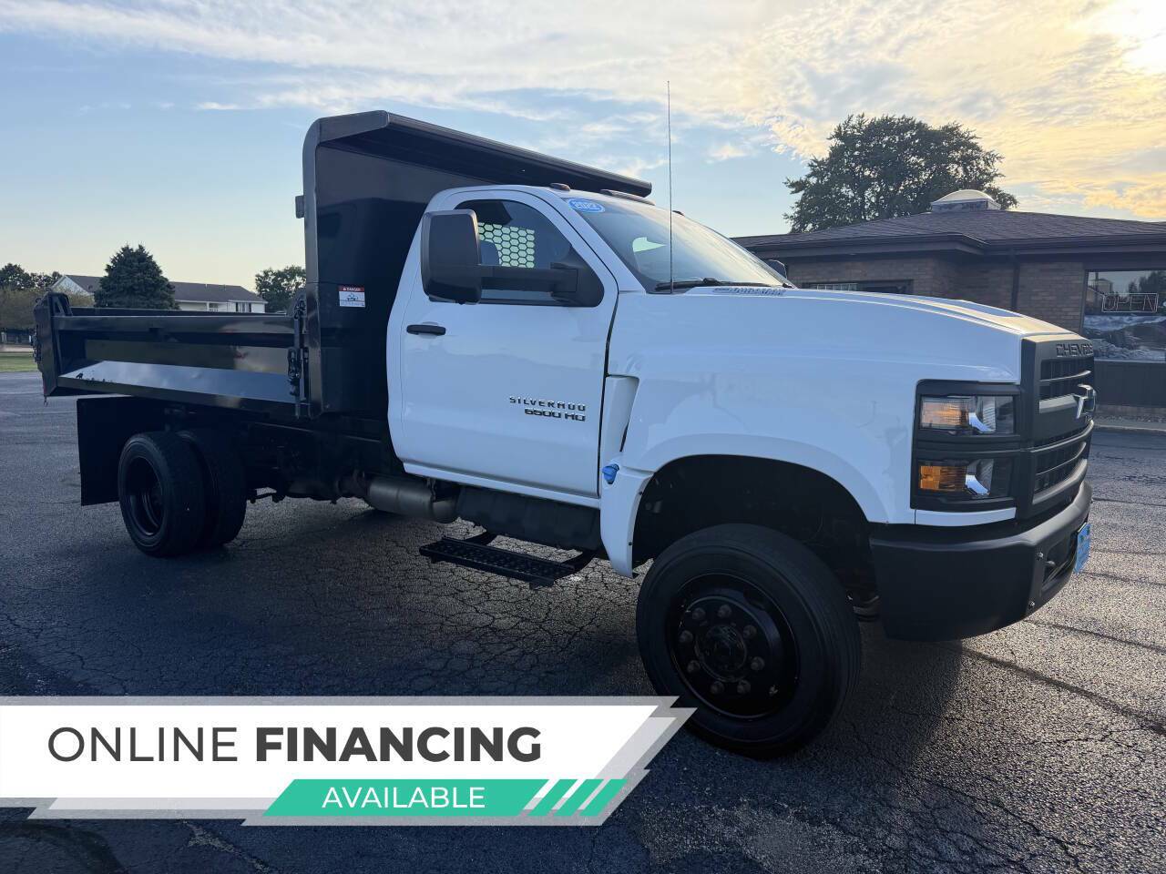 2022 Chevrolet Silverado 6500HD 4X4 2dr Regular Cab