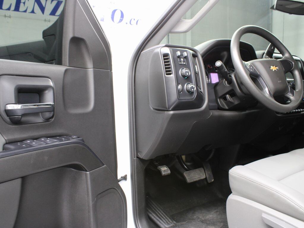2022 Chevrolet Silverado 6500HD 4x4 Crew Cab WT DRW Fond du Lac WI