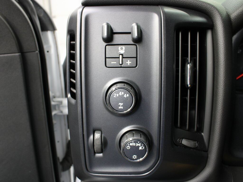 2022 Chevrolet Silverado 6500HD 4x4 Crew Cab WT DRW Fond du Lac WI