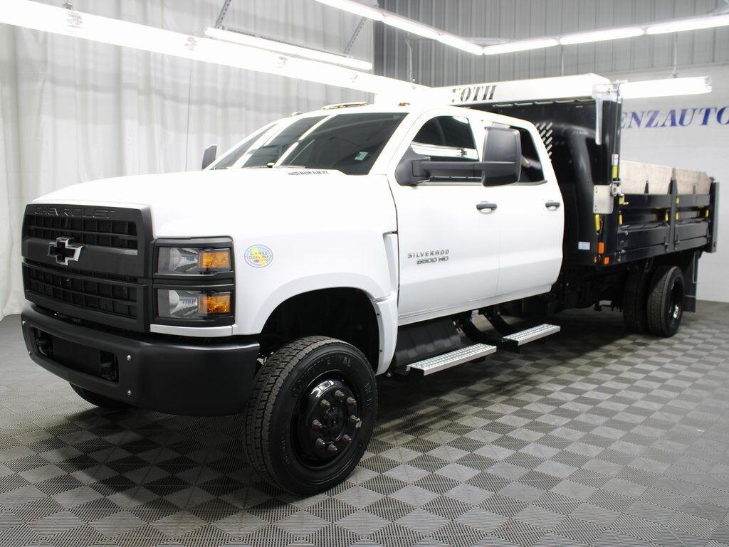 2022 Chevrolet Silverado 6500HD 4x4 Crew Cab WT DRW Fond du Lac WI
