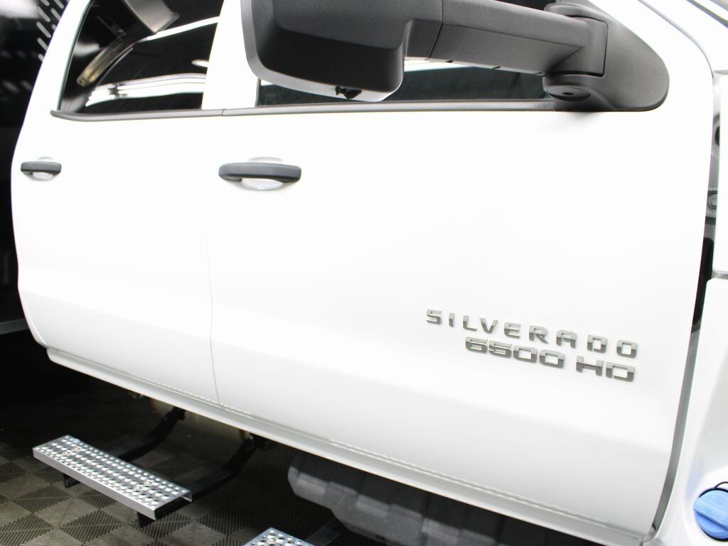 2022 Chevrolet Silverado 6500HD 4x4 Crew Cab WT DRW Fond du Lac WI