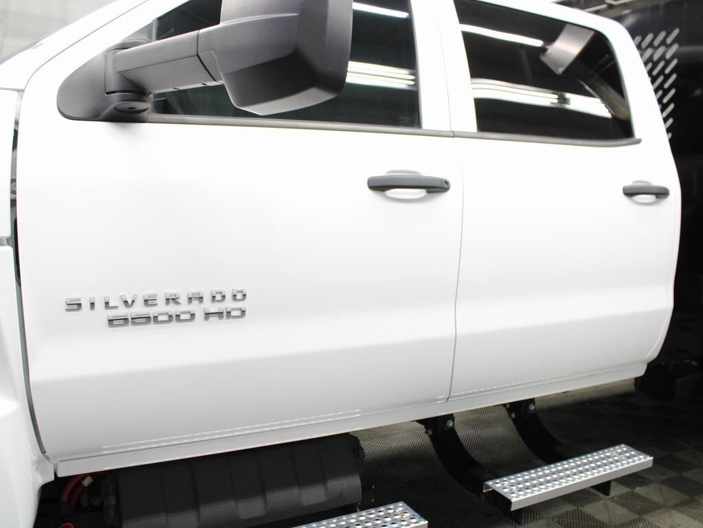 2022 Chevrolet Silverado 6500HD 4x4 Crew Cab WT DRW Fond du Lac WI