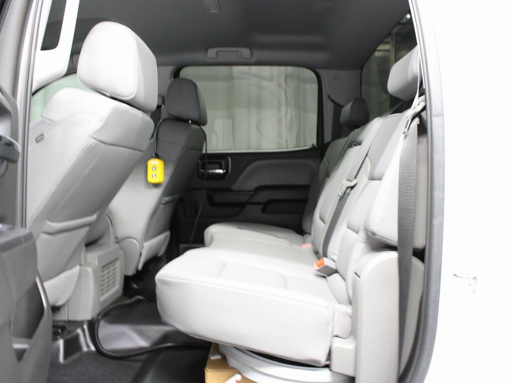 2022 Chevrolet Silverado 6500HD 4x4 Crew Cab WT DRW Fond du Lac WI