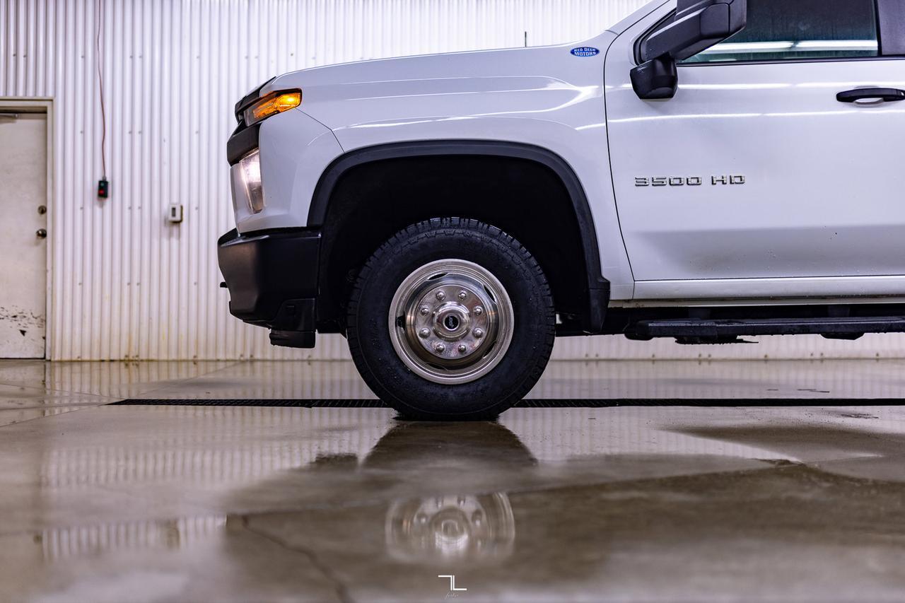 2022 Chevrolet Siverado 3500HD 4x4 Crew Cab WT Deck Dually BCam Red Deer AB