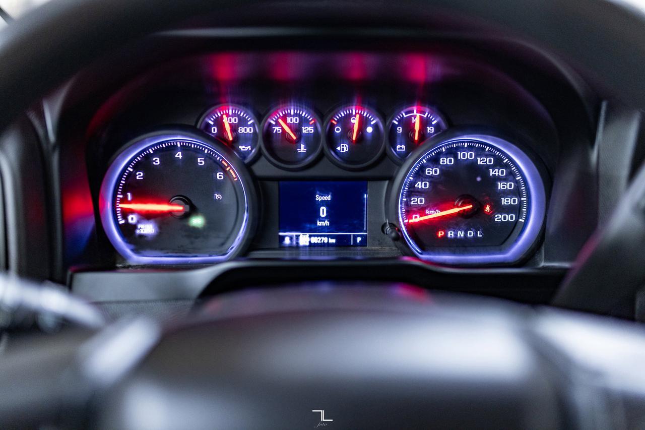 2022 Chevrolet Siverado 3500HD 4x4 Crew Cab WT Deck Dually BCam Red Deer AB