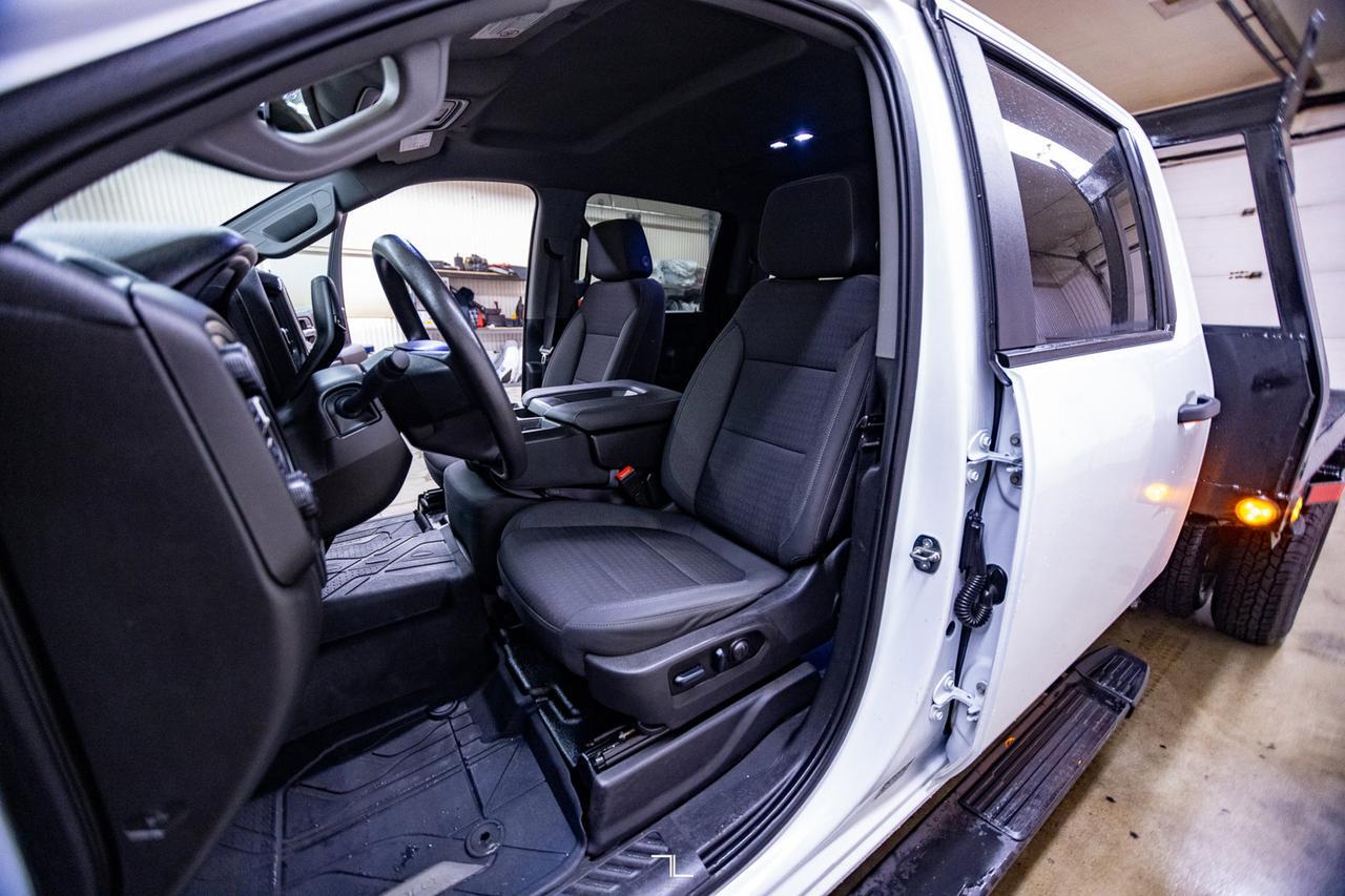 2022 Chevrolet Siverado 3500HD 4x4 Crew Cab WT Deck Dually BCam Red Deer AB