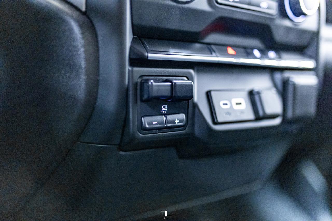 2022 Chevrolet Siverado 3500HD 4x4 Crew Cab WT Deck Dually BCam Red Deer AB