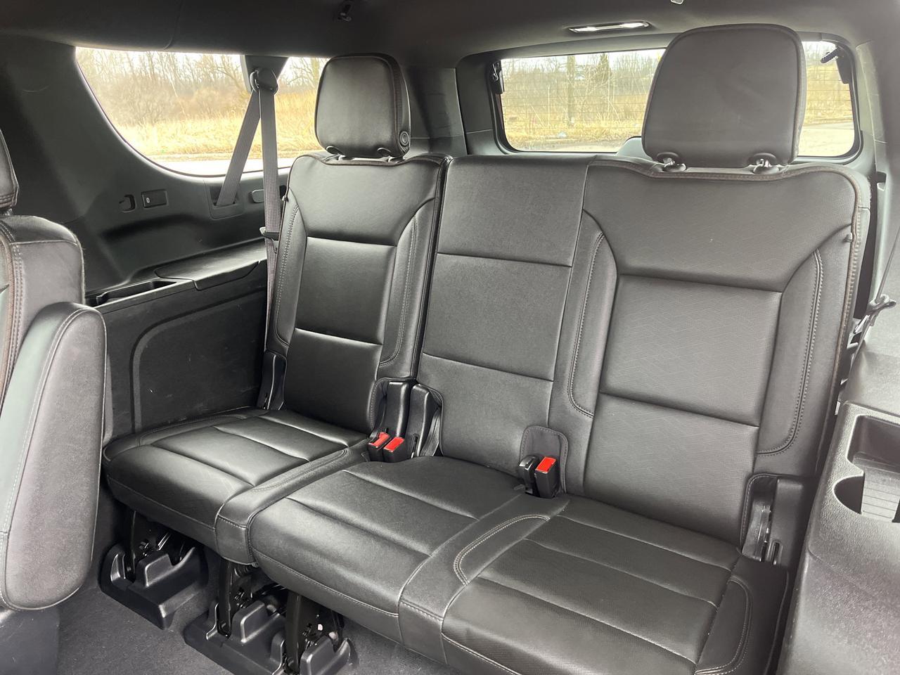 2022 Chevrolet Suburban High Country 4WD HC-Deluxe EnhTralerViewPkgs w/Sunroof 22s AdptvCrz PwrRetractStps BlackBowties Saukville WI