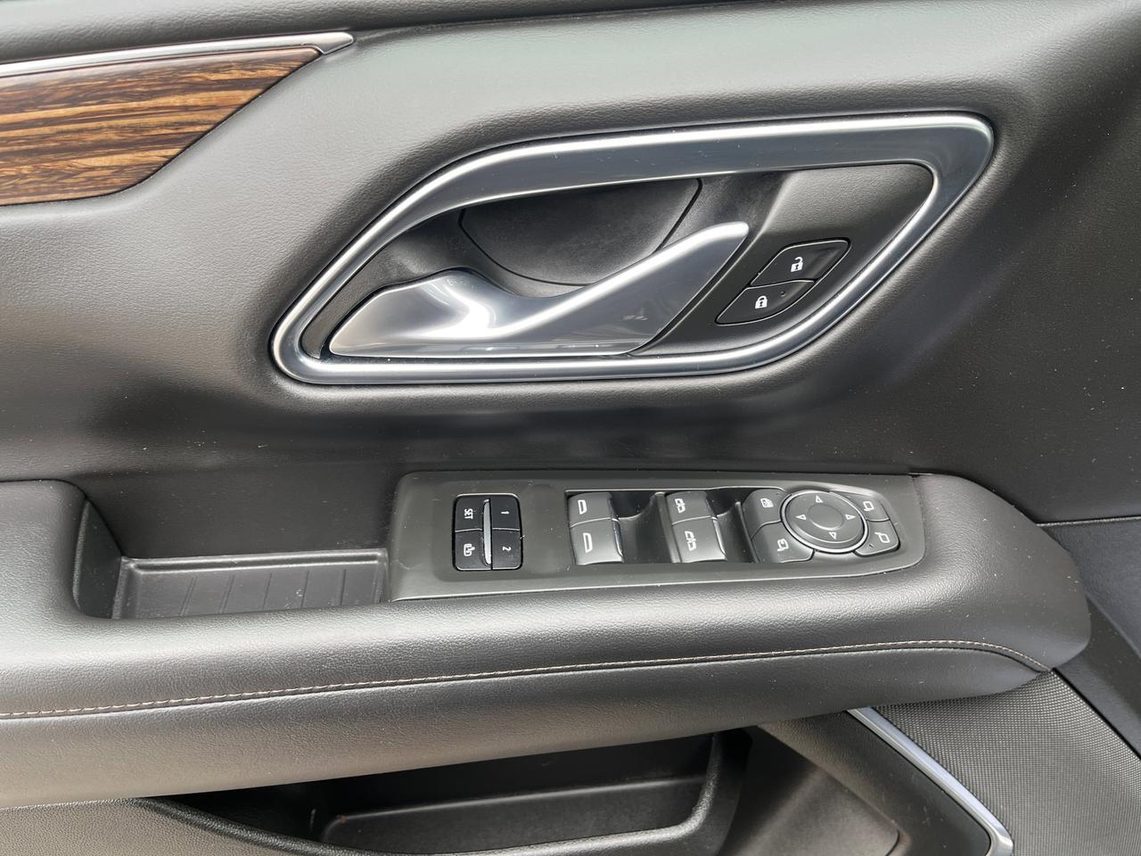 2022 Chevrolet Suburban High Country 4WD HC-Deluxe EnhTralerViewPkgs w/Sunroof 22s AdptvCrz PwrRetractStps BlackBowties Saukville WI