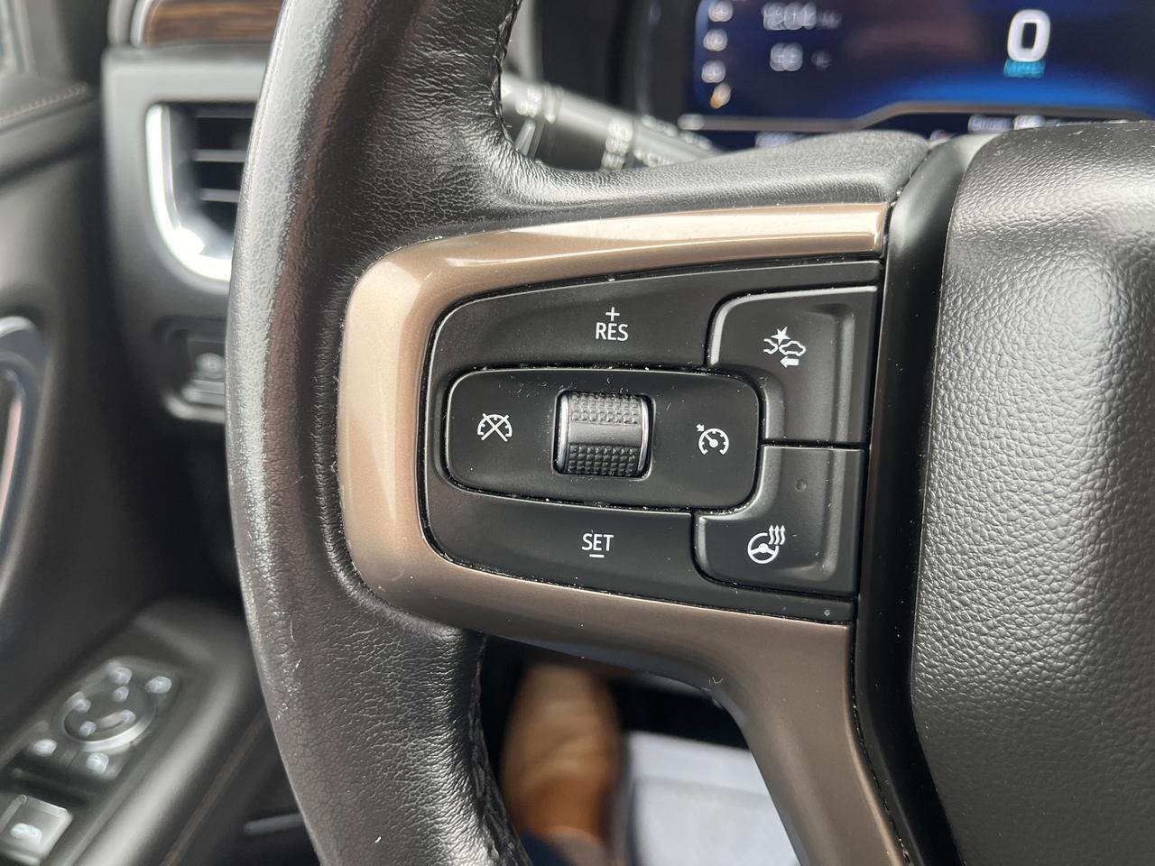 2022 Chevrolet Suburban High Country 4WD HC-Deluxe EnhTralerViewPkgs w/Sunroof 22s AdptvCrz PwrRetractStps BlackBowties Saukville WI