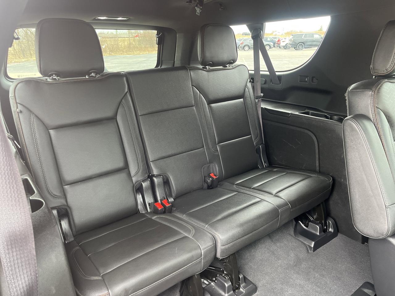 2022 Chevrolet Suburban High Country 4WD HC-Deluxe EnhTralerViewPkgs w/Sunroof 22s AdptvCrz PwrRetractStps BlackBowties Saukville WI